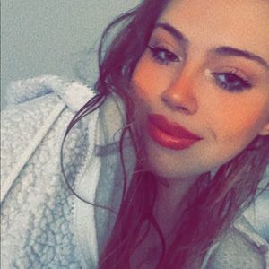 Meet your Posher, Zoe